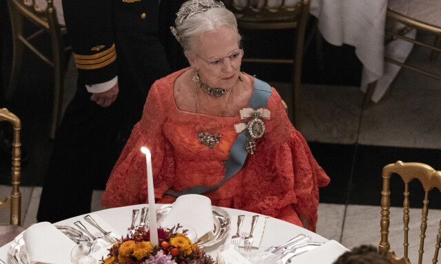 Gjestene hadde akkurat satt seg til bords på dronning Margrethes gallamiddag: - Dere ser ut som dritt!